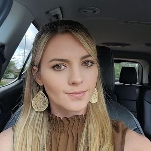 Meet your Posher, Kendra